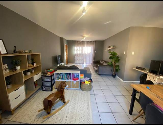 2 BEDROOM APARTMENT FOR SALE IN DIE HOEWES